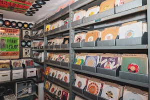 Vinny's Vinyl place picture